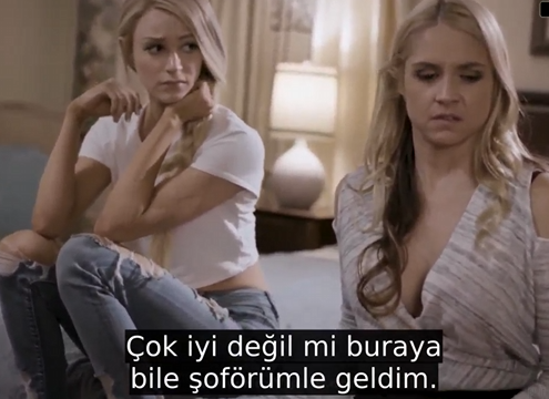 Üvey Annesi ve Üvey Kardeşini Şantajla Sikiyor