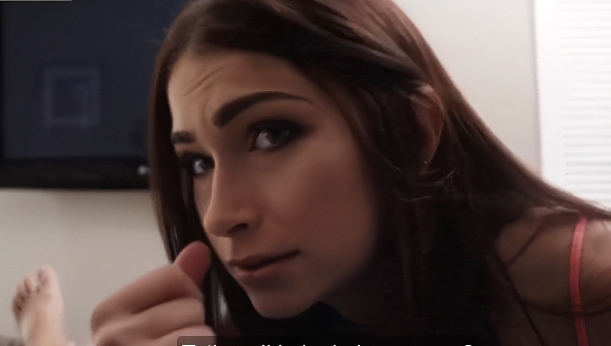 Üvey Babasının Sabah Sikini Görünce Dudağını Isırdı